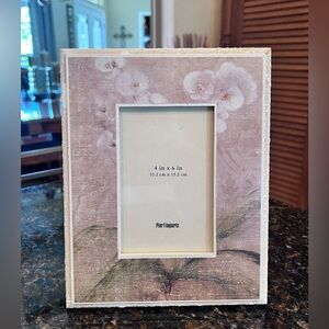 NWT Vintage Pier 1 Textured Floral White Orchid Picture Frame